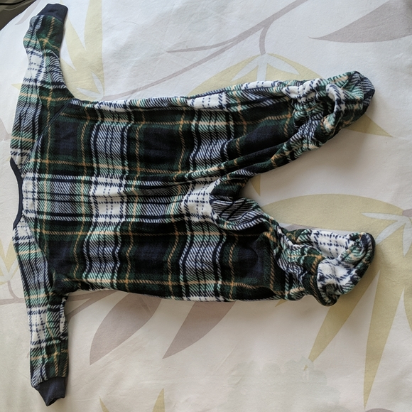*4/$20* Children's Place Fleece Footed Onesie - Picture 4 of 5
